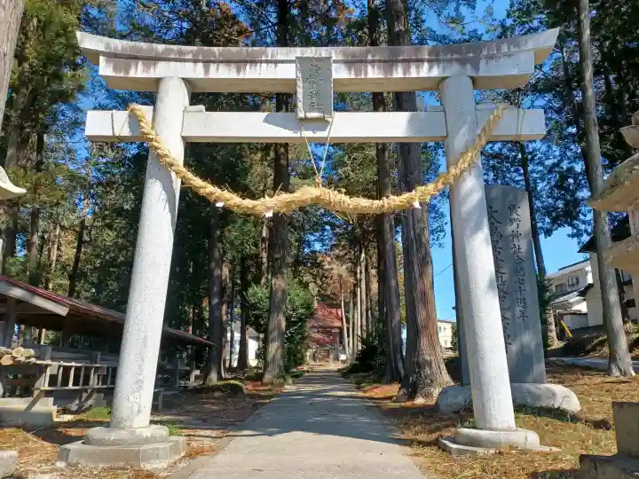 霞野神社の{uncategorized: "未分類", other: "その他", undefined: "問題あり", building: "その他建物", grave: "お墓", sacred_gate: "鳥居", guardian: "狛犬", statue: "像", buddha: "仏像", history: "歴史", nature: "自然", garden: "庭園", animal: "動物", pagoda: "塔", temizu: "手水舎", mountain_gate: "山門・神門", sanctuary: "本殿・本堂", subordinate: "末社・摂社", art: "芸術", scenery: "景色", jizo: "地蔵", ema: "絵馬", goshuin: "御朱印", omikuji: "おみくじ", items: "授与品その他", amulet: "お守り", goshuincho: "御朱印帳", eats: "食事", festival: "お祭り", votive_dance: "神楽", shichigosan: "七五三参", wedding: "結婚式", experience: "体験その他", initially: "初詣", around: "周辺", anti_infection: "感染症対策"}