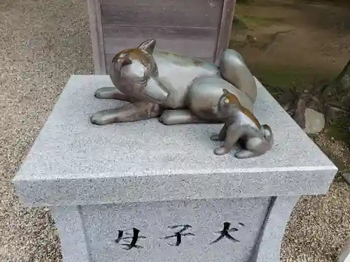 六所神社の像