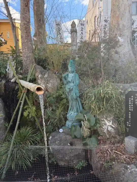 秩父今宮神社の{uncategorized: "未分類", other: "その他", undefined: "問題あり", building: "その他建物", grave: "お墓", sacred_gate: "鳥居", guardian: "狛犬", statue: "像", buddha: "仏像", history: "歴史", nature: "自然", garden: "庭園", animal: "動物", pagoda: "塔", temizu: "手水舎", mountain_gate: "山門・神門", sanctuary: "本殿・本堂", subordinate: "末社・摂社", art: "芸術", scenery: "景色", jizo: "地蔵", ema: "絵馬", goshuin: "御朱印", omikuji: "おみくじ", items: "授与品その他", amulet: "お守り", goshuincho: "御朱印帳", eats: "食事", festival: "お祭り", votive_dance: "神楽", shichigosan: "七五三参", wedding: "結婚式", experience: "体験その他", initially: "初詣", around: "周辺", anti_infection: "感染症対策"}