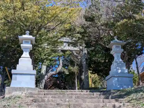神山稲荷神社の{uncategorized: "未分類", other: "その他", undefined: "問題あり", building: "その他建物", grave: "お墓", sacred_gate: "鳥居", guardian: "狛犬", statue: "像", buddha: "仏像", history: "歴史", nature: "自然", garden: "庭園", animal: "動物", pagoda: "塔", temizu: "手水舎", mountain_gate: "山門・神門", sanctuary: "本殿・本堂", subordinate: "末社・摂社", art: "芸術", scenery: "景色", jizo: "地蔵", ema: "絵馬", goshuin: "御朱印", omikuji: "おみくじ", items: "授与品その他", amulet: "お守り", goshuincho: "御朱印帳", eats: "食事", festival: "お祭り", votive_dance: "神楽", shichigosan: "七五三参", wedding: "結婚式", experience: "体験その他", initially: "初詣", around: "周辺", anti_infection: "感染症対策"}