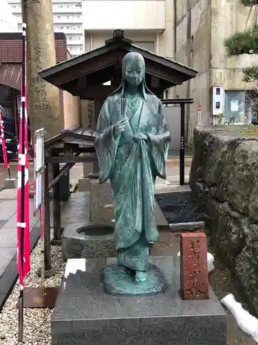 柴田神社の像