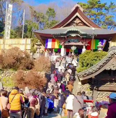 埼玉厄除け開運大師・龍泉寺（切り絵御朱印発祥の寺）の本殿・本堂