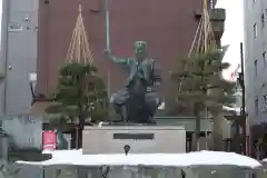 柴田神社の像