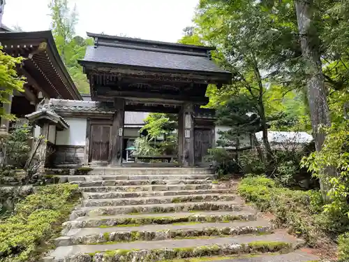 明王院の山門