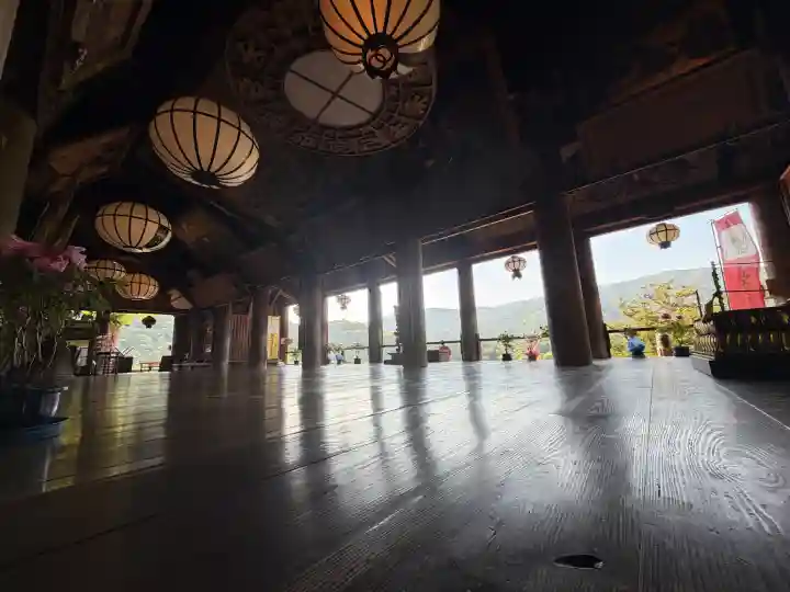 長谷寺の{uncategorized: "未分類", other: "その他", undefined: "問題あり", building: "その他建物", grave: "お墓", sacred_gate: "鳥居", guardian: "狛犬", statue: "像", buddha: "仏像", history: "歴史", nature: "自然", garden: "庭園", animal: "動物", pagoda: "塔", temizu: "手水舎", mountain_gate: "山門・神門", sanctuary: "本殿・本堂", subordinate: "末社・摂社", art: "芸術", scenery: "景色", jizo: "地蔵", ema: "絵馬", goshuin: "御朱印", omikuji: "おみくじ", items: "授与品その他", amulet: "お守り", goshuincho: "御朱印帳", eats: "食事", festival: "お祭り", votive_dance: "神楽", shichigosan: "七五三参", wedding: "結婚式", experience: "体験その他", initially: "初詣", around: "周辺", anti_infection: "感染症対策"}