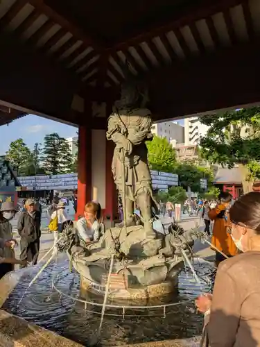 浅草寺の手水舎