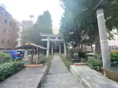 新橋鹽竃神社の鳥居