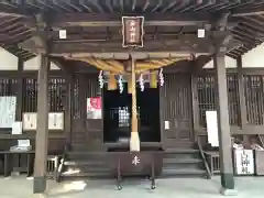 白山神社の本殿