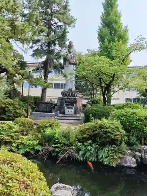 圓鏡寺の庭園