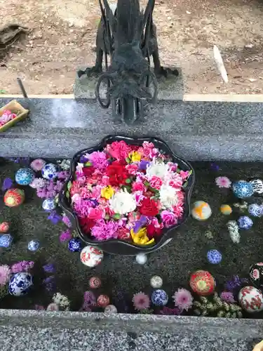 正一位 若草稲荷神社の手水舎