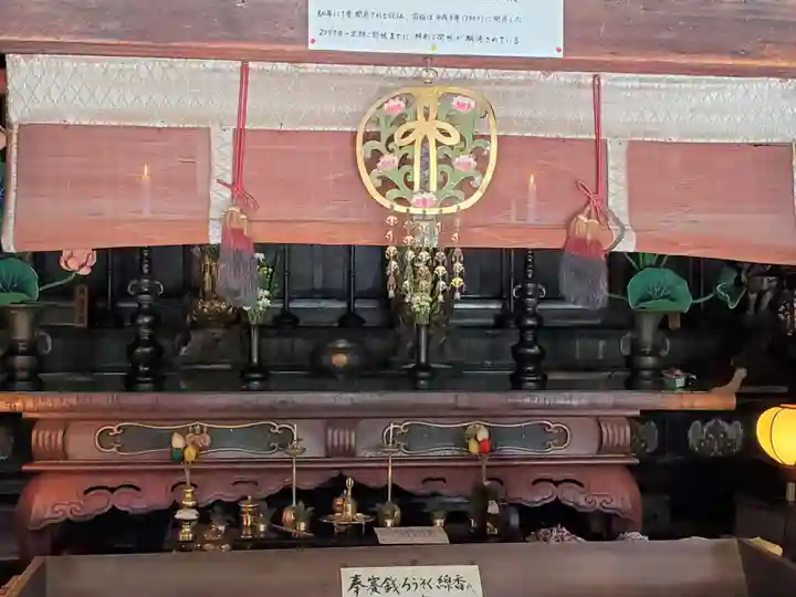 鶴林寺の本殿・本堂