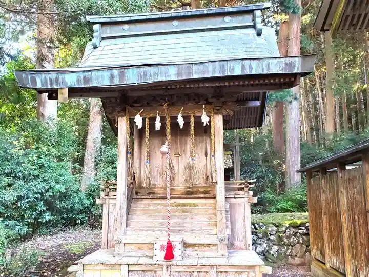 二村神社の末社・摂社