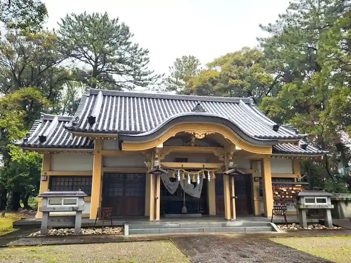 漆部神社の本殿