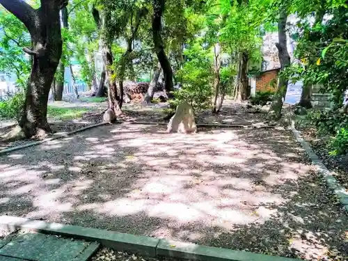 漆部神社の建物その他