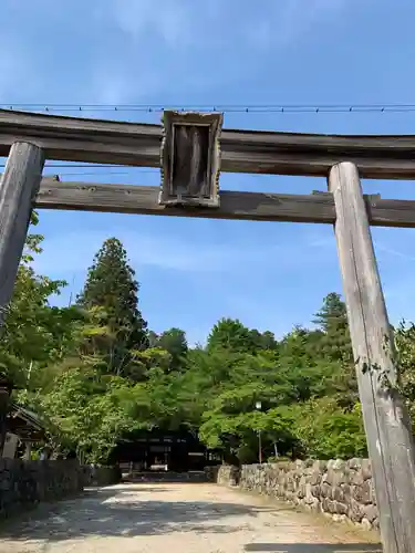 油日神社の山門