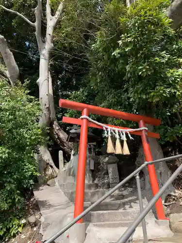 人見神社の鳥居