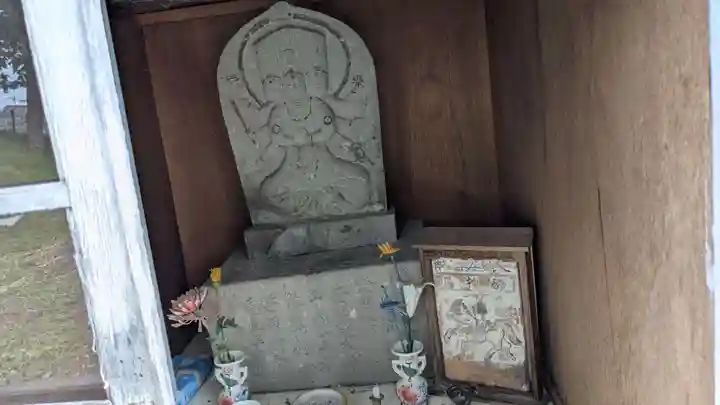 屈足神社の仏像