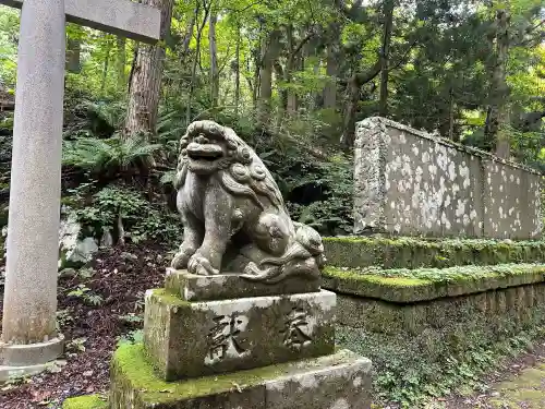 十和田神社の{uncategorized: "未分類", other: "その他", undefined: "問題あり", building: "その他建物", grave: "お墓", sacred_gate: "鳥居", guardian: "狛犬", statue: "像", buddha: "仏像", history: "歴史", nature: "自然", garden: "庭園", animal: "動物", pagoda: "塔", temizu: "手水舎", mountain_gate: "山門・神門", sanctuary: "本殿・本堂", subordinate: "末社・摂社", art: "芸術", scenery: "景色", jizo: "地蔵", ema: "絵馬", goshuin: "御朱印", omikuji: "おみくじ", items: "授与品その他", amulet: "お守り", goshuincho: "御朱印帳", eats: "食事", festival: "お祭り", votive_dance: "神楽", shichigosan: "七五三参", wedding: "結婚式", experience: "体験その他", initially: "初詣", around: "周辺", anti_infection: "感染症対策"}