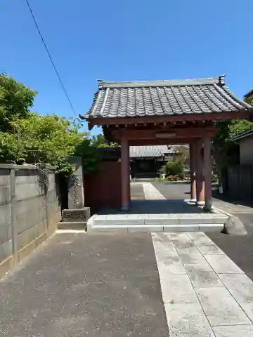 本興寺の{uncategorized: "未分類", other: "その他", undefined: "問題あり", building: "その他建物", grave: "お墓", sacred_gate: "鳥居", guardian: "狛犬", statue: "像", buddha: "仏像", history: "歴史", nature: "自然", garden: "庭園", animal: "動物", pagoda: "塔", temizu: "手水舎", mountain_gate: "山門・神門", sanctuary: "本殿・本堂", subordinate: "末社・摂社", art: "芸術", scenery: "景色", jizo: "地蔵", ema: "絵馬", goshuin: "御朱印", omikuji: "おみくじ", items: "授与品その他", amulet: "お守り", goshuincho: "御朱印帳", eats: "食事", festival: "お祭り", votive_dance: "神楽", shichigosan: "七五三参", wedding: "結婚式", experience: "体験その他", initially: "初詣", around: "周辺", anti_infection: "感染症対策"}