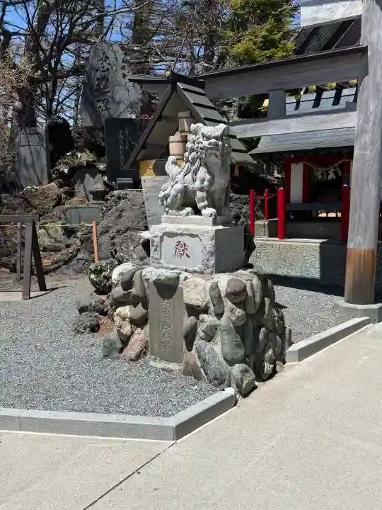 冨士山小御嶽神社の{uncategorized: "未分類", other: "その他", undefined: "問題あり", building: "その他建物", grave: "お墓", sacred_gate: "鳥居", guardian: "狛犬", statue: "像", buddha: "仏像", history: "歴史", nature: "自然", garden: "庭園", animal: "動物", pagoda: "塔", temizu: "手水舎", mountain_gate: "山門・神門", sanctuary: "本殿・本堂", subordinate: "末社・摂社", art: "芸術", scenery: "景色", jizo: "地蔵", ema: "絵馬", goshuin: "御朱印", omikuji: "おみくじ", items: "授与品その他", amulet: "お守り", goshuincho: "御朱印帳", eats: "食事", festival: "お祭り", votive_dance: "神楽", shichigosan: "七五三参", wedding: "結婚式", experience: "体験その他", initially: "初詣", around: "周辺", anti_infection: "感染症対策"}