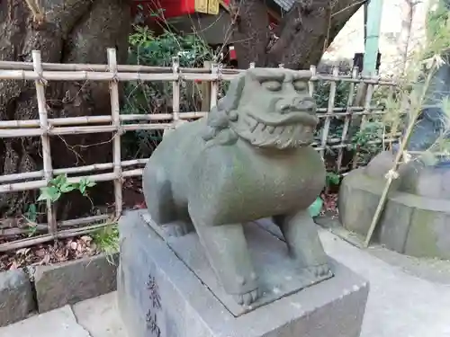 市谷亀岡八幡宮の狛犬