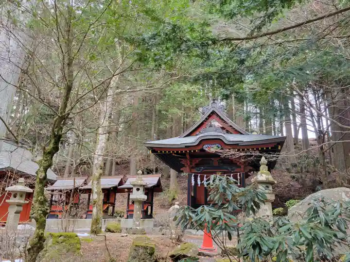 三峯神社の末社・摂社
