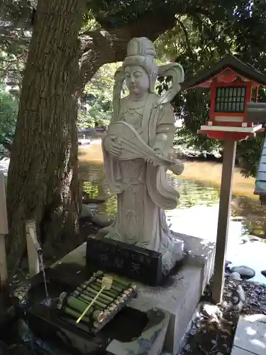 平塚八幡宮の像