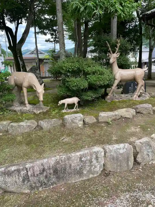 中山神社の像