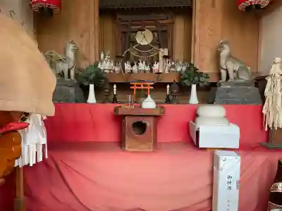 宇佐稲荷大明神の{uncategorized: "未分類", other: "その他", undefined: "問題あり", building: "その他建物", grave: "お墓", sacred_gate: "鳥居", guardian: "狛犬", statue: "像", buddha: "仏像", history: "歴史", nature: "自然", garden: "庭園", animal: "動物", pagoda: "塔", temizu: "手水舎", mountain_gate: "山門・神門", sanctuary: "本殿・本堂", subordinate: "末社・摂社", art: "芸術", scenery: "景色", jizo: "地蔵", ema: "絵馬", goshuin: "御朱印", omikuji: "おみくじ", items: "授与品その他", amulet: "お守り", goshuincho: "御朱印帳", eats: "食事", festival: "お祭り", votive_dance: "神楽", shichigosan: "七五三参", wedding: "結婚式", experience: "体験その他", initially: "初詣", around: "周辺", anti_infection: "感染症対策"}