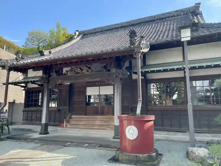 良長院の{uncategorized: "未分類", other: "その他", undefined: "問題あり", building: "その他建物", grave: "お墓", sacred_gate: "鳥居", guardian: "狛犬", statue: "像", buddha: "仏像", history: "歴史", nature: "自然", garden: "庭園", animal: "動物", pagoda: "塔", temizu: "手水舎", mountain_gate: "山門・神門", sanctuary: "本殿・本堂", subordinate: "末社・摂社", art: "芸術", scenery: "景色", jizo: "地蔵", ema: "絵馬", goshuin: "御朱印", omikuji: "おみくじ", items: "授与品その他", amulet: "お守り", goshuincho: "御朱印帳", eats: "食事", festival: "お祭り", votive_dance: "神楽", shichigosan: "七五三参", wedding: "結婚式", experience: "体験その他", initially: "初詣", around: "周辺", anti_infection: "感染症対策"}