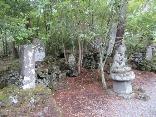 無戸室浅間神社(船津胎内神社)の建物その他