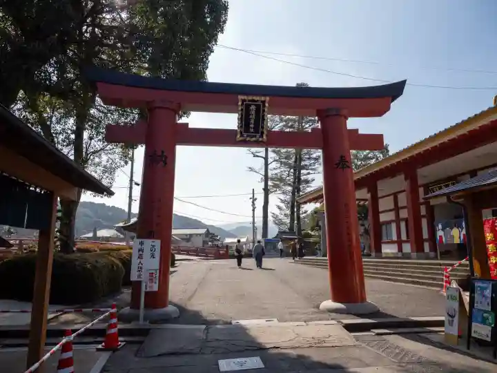 祐徳稲荷神社の{uncategorized: "未分類", other: "その他", undefined: "問題あり", building: "その他建物", grave: "お墓", sacred_gate: "鳥居", guardian: "狛犬", statue: "像", buddha: "仏像", history: "歴史", nature: "自然", garden: "庭園", animal: "動物", pagoda: "塔", temizu: "手水舎", mountain_gate: "山門・神門", sanctuary: "本殿・本堂", subordinate: "末社・摂社", art: "芸術", scenery: "景色", jizo: "地蔵", ema: "絵馬", goshuin: "御朱印", omikuji: "おみくじ", items: "授与品その他", amulet: "お守り", goshuincho: "御朱印帳", eats: "食事", festival: "お祭り", votive_dance: "神楽", shichigosan: "七五三参", wedding: "結婚式", experience: "体験その他", initially: "初詣", around: "周辺", anti_infection: "感染症対策"}