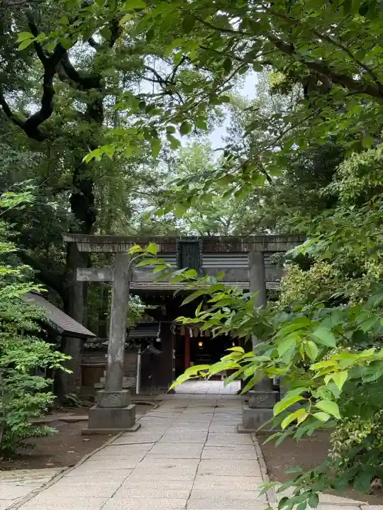 赤坂氷川神社の{uncategorized: "未分類", other: "その他", undefined: "問題あり", building: "その他建物", grave: "お墓", sacred_gate: "鳥居", guardian: "狛犬", statue: "像", buddha: "仏像", history: "歴史", nature: "自然", garden: "庭園", animal: "動物", pagoda: "塔", temizu: "手水舎", mountain_gate: "山門・神門", sanctuary: "本殿・本堂", subordinate: "末社・摂社", art: "芸術", scenery: "景色", jizo: "地蔵", ema: "絵馬", goshuin: "御朱印", omikuji: "おみくじ", items: "授与品その他", amulet: "お守り", goshuincho: "御朱印帳", eats: "食事", festival: "お祭り", votive_dance: "神楽", shichigosan: "七五三参", wedding: "結婚式", experience: "体験その他", initially: "初詣", around: "周辺", anti_infection: "感染症対策"}