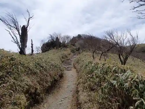 劔山本宮宝蔵石神社の景色