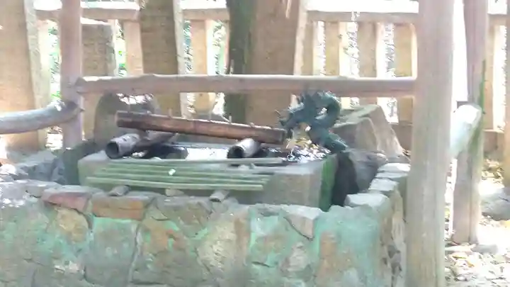 天石門別保布羅神社の手水舎