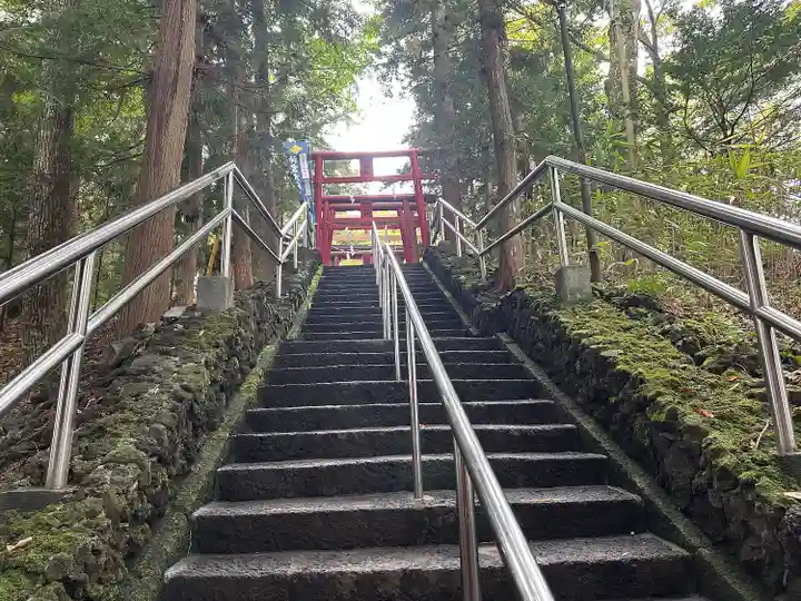 新屋山神社(山梨県)