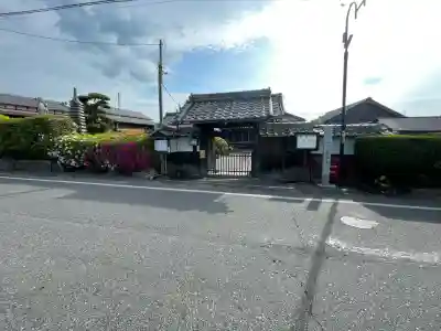 誓善寺の{uncategorized: "未分類", other: "その他", undefined: "問題あり", building: "その他建物", grave: "お墓", sacred_gate: "鳥居", guardian: "狛犬", statue: "像", buddha: "仏像", history: "歴史", nature: "自然", garden: "庭園", animal: "動物", pagoda: "塔", temizu: "手水舎", mountain_gate: "山門・神門", sanctuary: "本殿・本堂", subordinate: "末社・摂社", art: "芸術", scenery: "景色", jizo: "地蔵", ema: "絵馬", goshuin: "御朱印", omikuji: "おみくじ", items: "授与品その他", amulet: "お守り", goshuincho: "御朱印帳", eats: "食事", festival: "お祭り", votive_dance: "神楽", shichigosan: "七五三参", wedding: "結婚式", experience: "体験その他", initially: "初詣", around: "周辺", anti_infection: "感染症対策"}