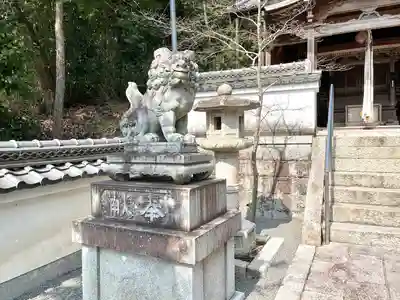 八幡神社の狛犬