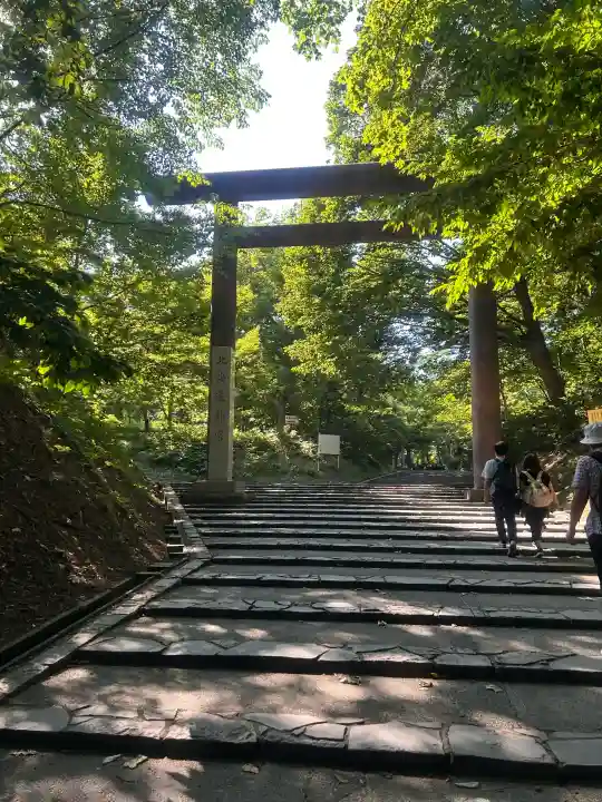 北海道神宮の{uncategorized: "未分類", other: "その他", undefined: "問題あり", building: "その他建物", grave: "お墓", sacred_gate: "鳥居", guardian: "狛犬", statue: "像", buddha: "仏像", history: "歴史", nature: "自然", garden: "庭園", animal: "動物", pagoda: "塔", temizu: "手水舎", mountain_gate: "山門・神門", sanctuary: "本殿・本堂", subordinate: "末社・摂社", art: "芸術", scenery: "景色", jizo: "地蔵", ema: "絵馬", goshuin: "御朱印", omikuji: "おみくじ", items: "授与品その他", amulet: "お守り", goshuincho: "御朱印帳", eats: "食事", festival: "お祭り", votive_dance: "神楽", shichigosan: "七五三参", wedding: "結婚式", experience: "体験その他", initially: "初詣", around: "周辺", anti_infection: "感染症対策"}