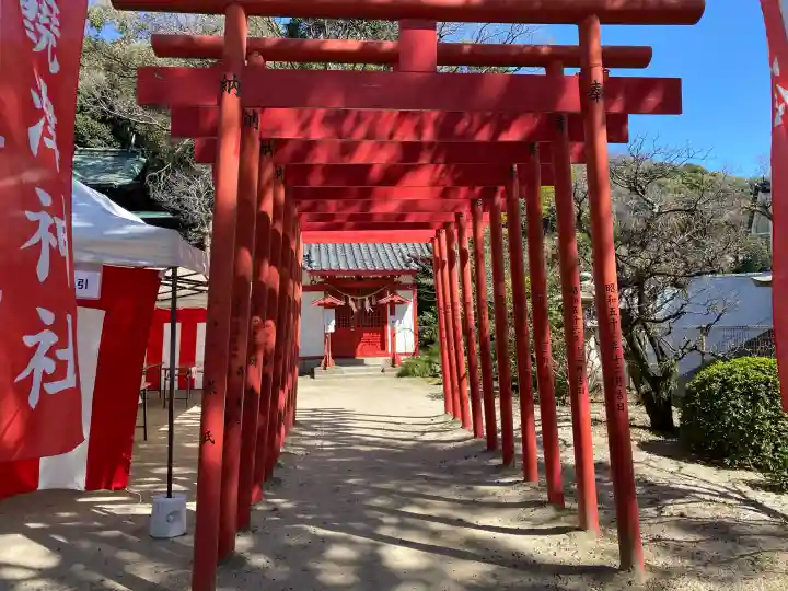 饒津神社の{uncategorized: "未分類", other: "その他", undefined: "問題あり", building: "その他建物", grave: "お墓", sacred_gate: "鳥居", guardian: "狛犬", statue: "像", buddha: "仏像", history: "歴史", nature: "自然", garden: "庭園", animal: "動物", pagoda: "塔", temizu: "手水舎", mountain_gate: "山門・神門", sanctuary: "本殿・本堂", subordinate: "末社・摂社", art: "芸術", scenery: "景色", jizo: "地蔵", ema: "絵馬", goshuin: "御朱印", omikuji: "おみくじ", items: "授与品その他", amulet: "お守り", goshuincho: "御朱印帳", eats: "食事", festival: "お祭り", votive_dance: "神楽", shichigosan: "七五三参", wedding: "結婚式", experience: "体験その他", initially: "初詣", around: "周辺", anti_infection: "感染症対策"}