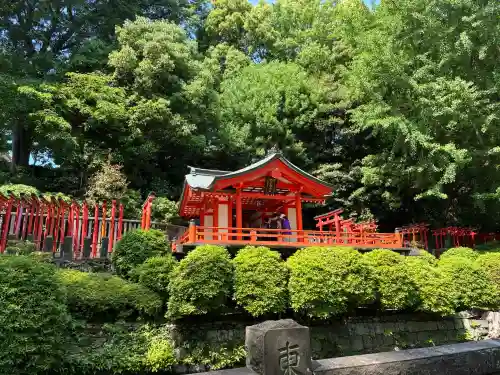 根津神社の{uncategorized: "未分類", other: "その他", undefined: "問題あり", building: "その他建物", grave: "お墓", sacred_gate: "鳥居", guardian: "狛犬", statue: "像", buddha: "仏像", history: "歴史", nature: "自然", garden: "庭園", animal: "動物", pagoda: "塔", temizu: "手水舎", mountain_gate: "山門・神門", sanctuary: "本殿・本堂", subordinate: "末社・摂社", art: "芸術", scenery: "景色", jizo: "地蔵", ema: "絵馬", goshuin: "御朱印", omikuji: "おみくじ", items: "授与品その他", amulet: "お守り", goshuincho: "御朱印帳", eats: "食事", festival: "お祭り", votive_dance: "神楽", shichigosan: "七五三参", wedding: "結婚式", experience: "体験その他", initially: "初詣", around: "周辺", anti_infection: "感染症対策"}