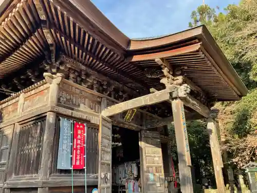 岩之上堂の本殿・本堂