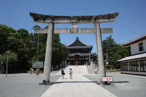 豊川閣　妙厳寺の鳥居