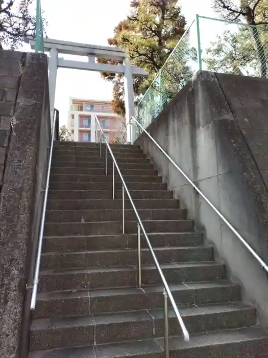 大棚・中川杉山神社の鳥居