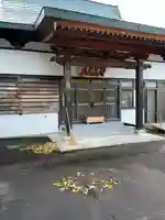 定山寺の本殿・本堂