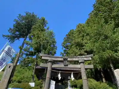 菱野健功神社の鳥居