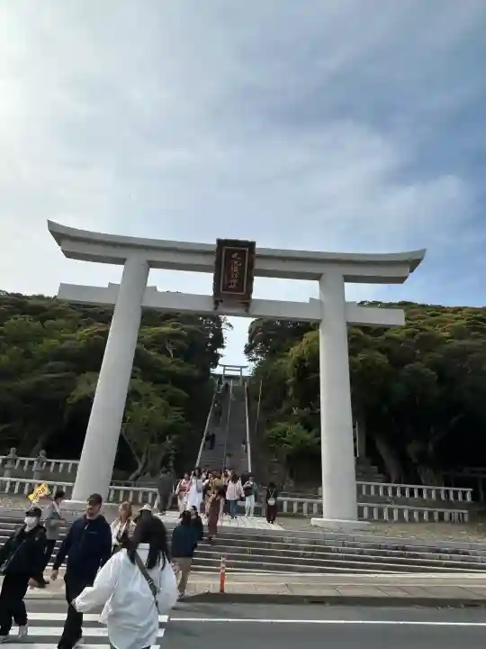 大洗磯前神社の{uncategorized: "未分類", other: "その他", undefined: "問題あり", building: "その他建物", grave: "お墓", sacred_gate: "鳥居", guardian: "狛犬", statue: "像", buddha: "仏像", history: "歴史", nature: "自然", garden: "庭園", animal: "動物", pagoda: "塔", temizu: "手水舎", mountain_gate: "山門・神門", sanctuary: "本殿・本堂", subordinate: "末社・摂社", art: "芸術", scenery: "景色", jizo: "地蔵", ema: "絵馬", goshuin: "御朱印", omikuji: "おみくじ", items: "授与品その他", amulet: "お守り", goshuincho: "御朱印帳", eats: "食事", festival: "お祭り", votive_dance: "神楽", shichigosan: "七五三参", wedding: "結婚式", experience: "体験その他", initially: "初詣", around: "周辺", anti_infection: "感染症対策"}