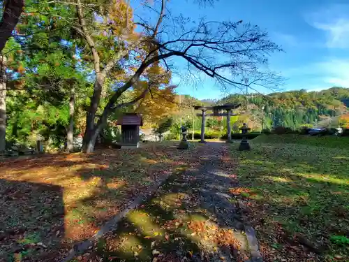 諏訪神社の鳥居