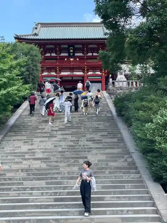 鶴岡八幡宮の本殿・本堂