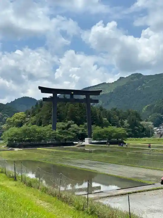 熊野本宮大社の{uncategorized: "未分類", other: "その他", undefined: "問題あり", building: "その他建物", grave: "お墓", sacred_gate: "鳥居", guardian: "狛犬", statue: "像", buddha: "仏像", history: "歴史", nature: "自然", garden: "庭園", animal: "動物", pagoda: "塔", temizu: "手水舎", mountain_gate: "山門・神門", sanctuary: "本殿・本堂", subordinate: "末社・摂社", art: "芸術", scenery: "景色", jizo: "地蔵", ema: "絵馬", goshuin: "御朱印", omikuji: "おみくじ", items: "授与品その他", amulet: "お守り", goshuincho: "御朱印帳", eats: "食事", festival: "お祭り", votive_dance: "神楽", shichigosan: "七五三参", wedding: "結婚式", experience: "体験その他", initially: "初詣", around: "周辺", anti_infection: "感染症対策"}